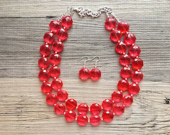 Collier de déclaration double brin rouge et ensemble de boucles d’oreilles, gros bijoux gros perlés, bijoux rouges ensemble grande perle rouge collier bavoir argent