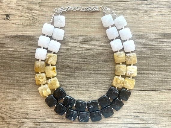 Collar black White and Statement joyería de cuentas - Etsy España