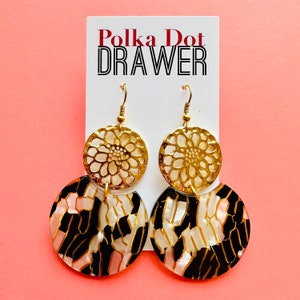 Boucles d’oreilles Mirror Gold & Creamy Statement, boucles d’oreilles en filigrane en métal goutte d’or, bijoux en filigrane, boucles d’oreilles en bijoux métalliques, géométrique en métal