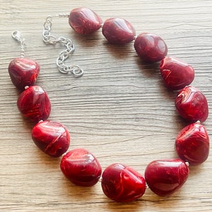 Rote Swirl Halskette, Einzelstrang Schmuck, große Perlen chunky Statement Halskette, roter Swirl Halskette, brautjungfer Halskette, Lätzchen Halskette