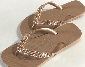 havaianas gold flip flops