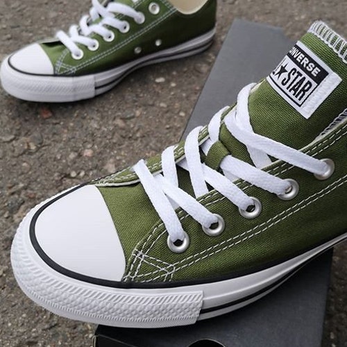 dark green low top converse