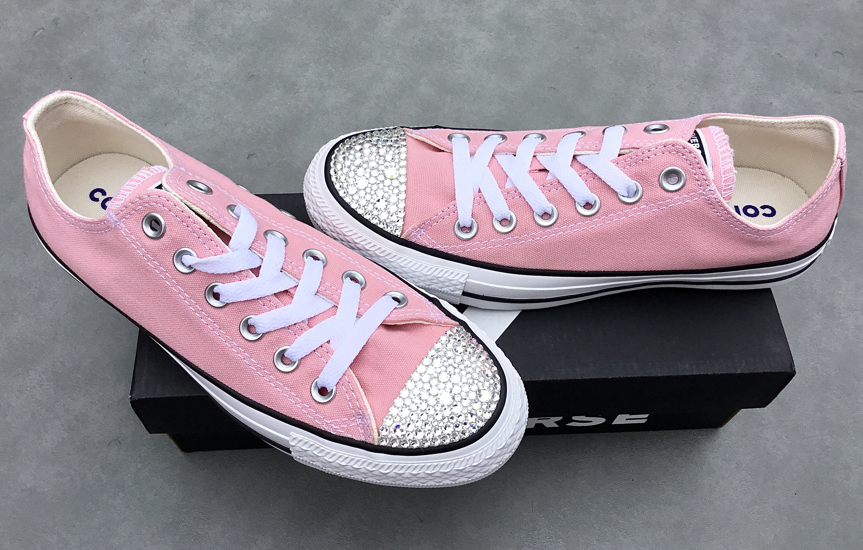 custom pink converse