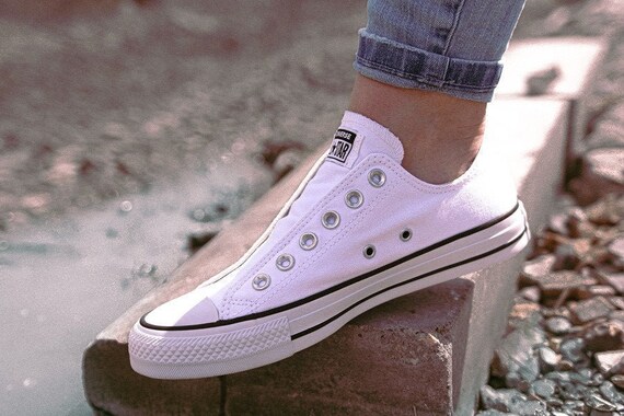 converse chuck taylor laceless