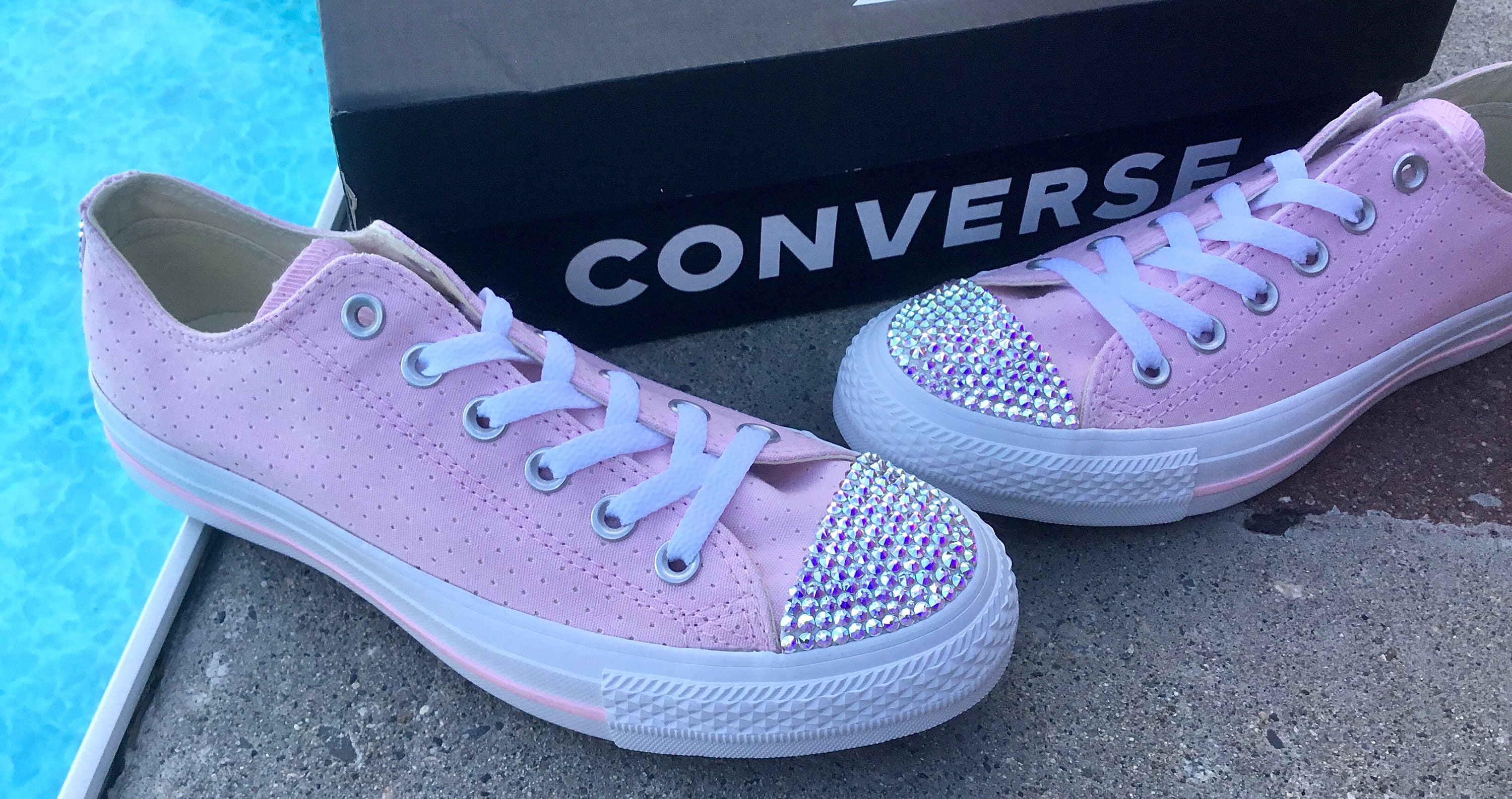 Converse sugar charm hot sale
