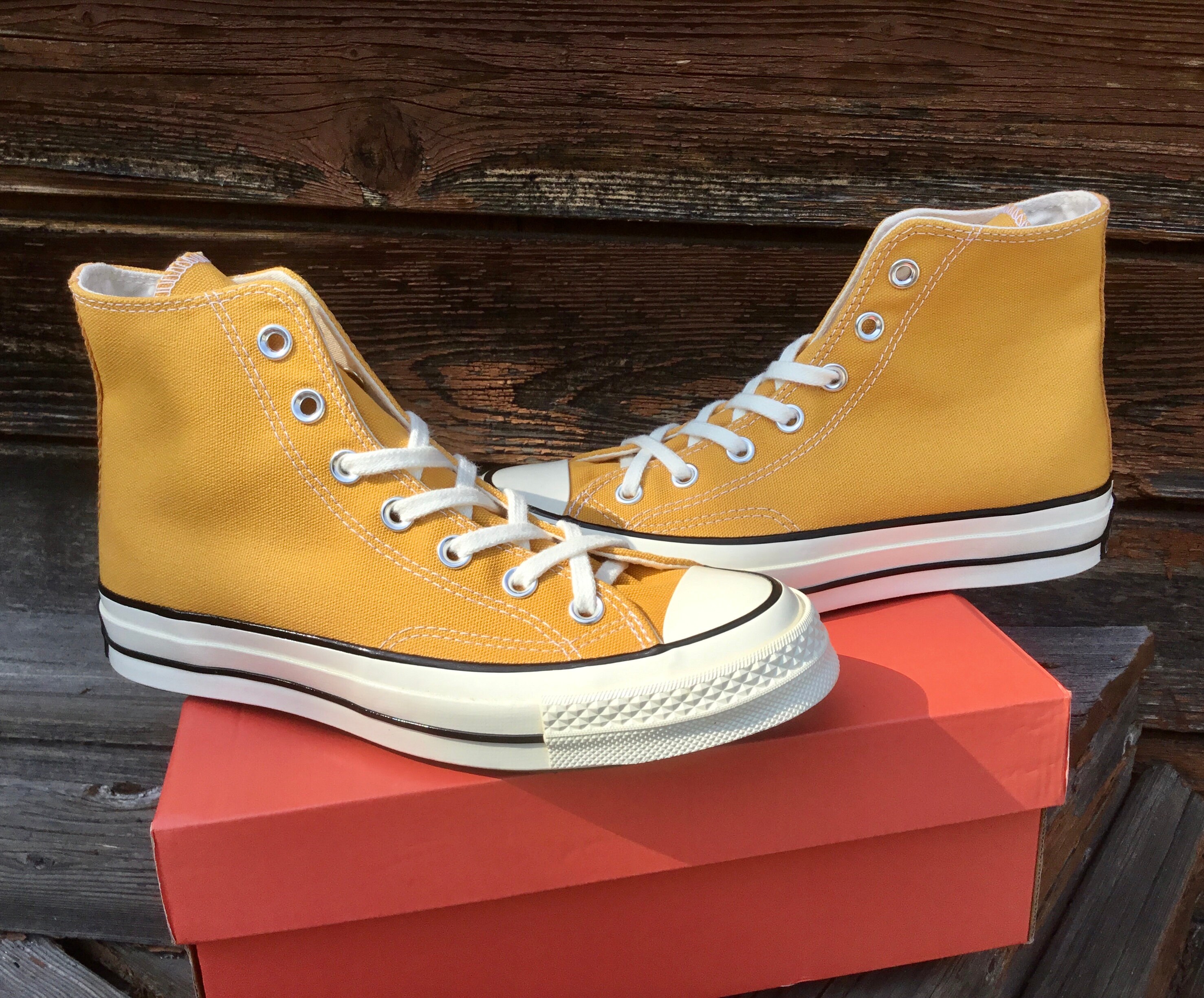mustard converse trainers