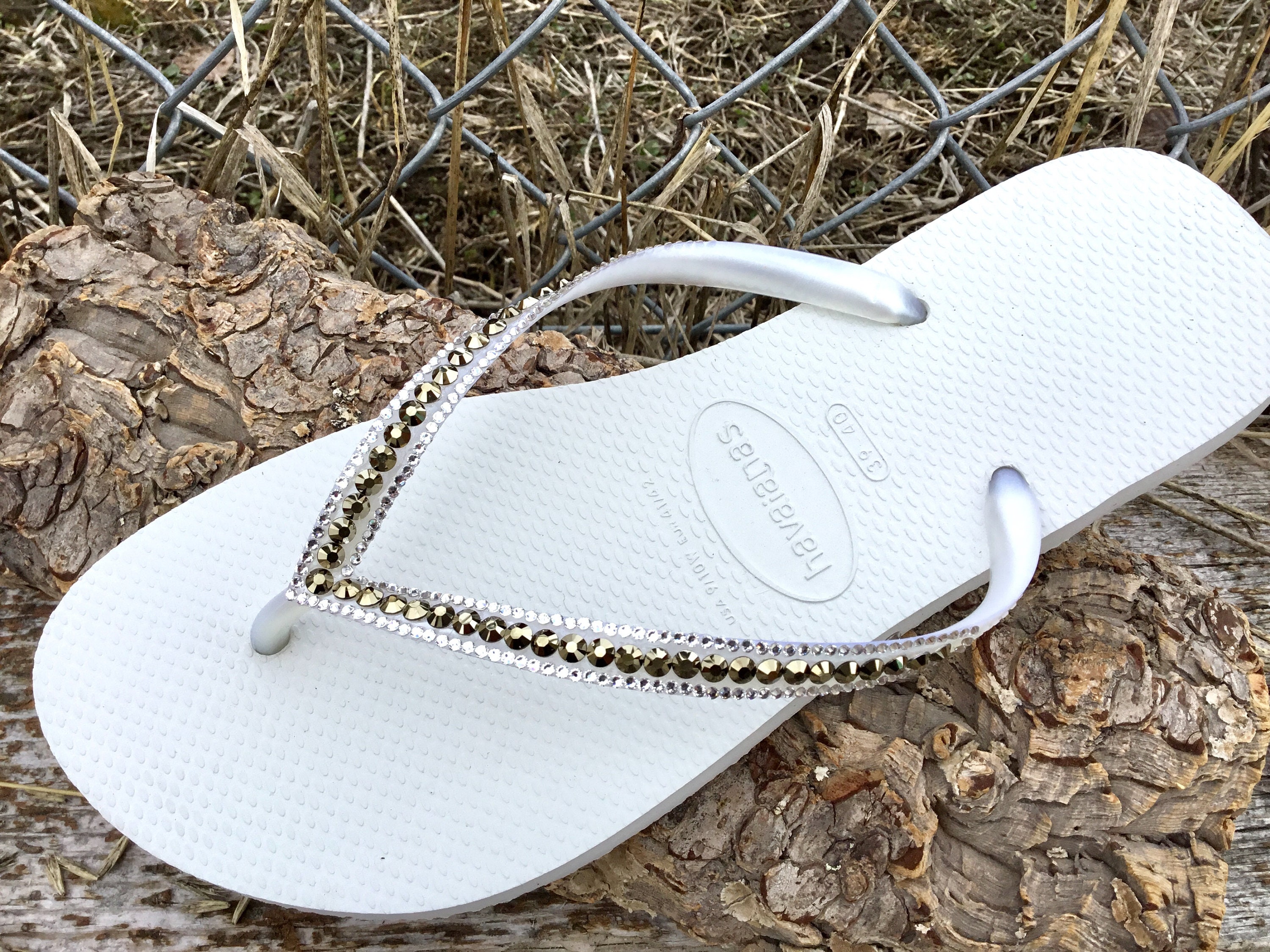 havaianas sandals white and gold