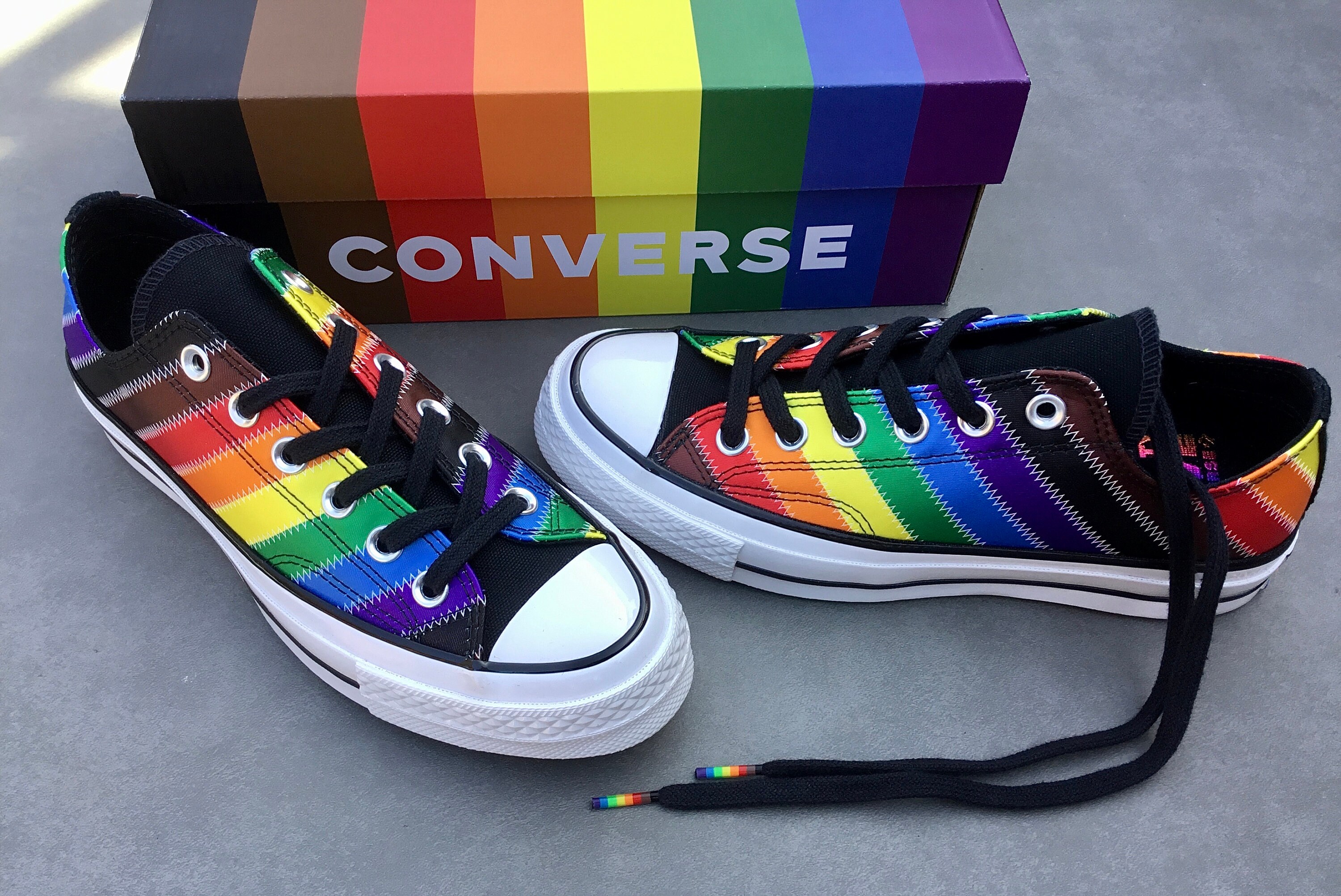 converse pride low