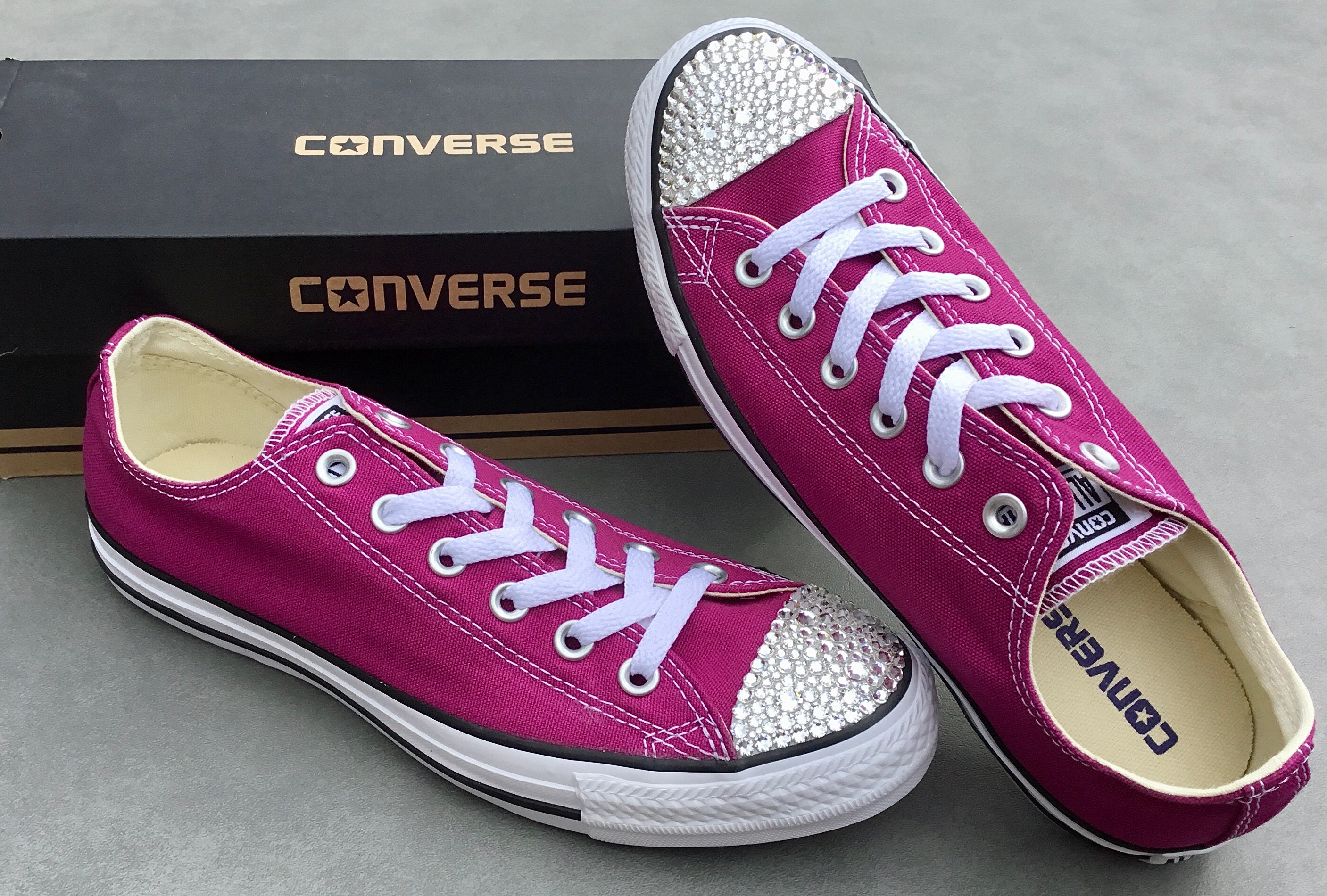 Fuchsia chuck hot sale taylors