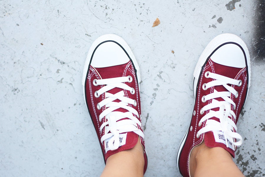 converse maroon mens