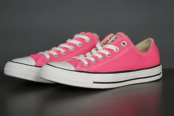 bright pink converse all star