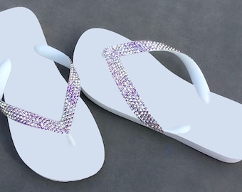 Chinelos AB de cristal personalizados, tira larga, top baixo, sandálias brasileiras brilhantes, chinelos de cristal, joia, tira, strass, sapatos de noiva brancos para casamento na praia