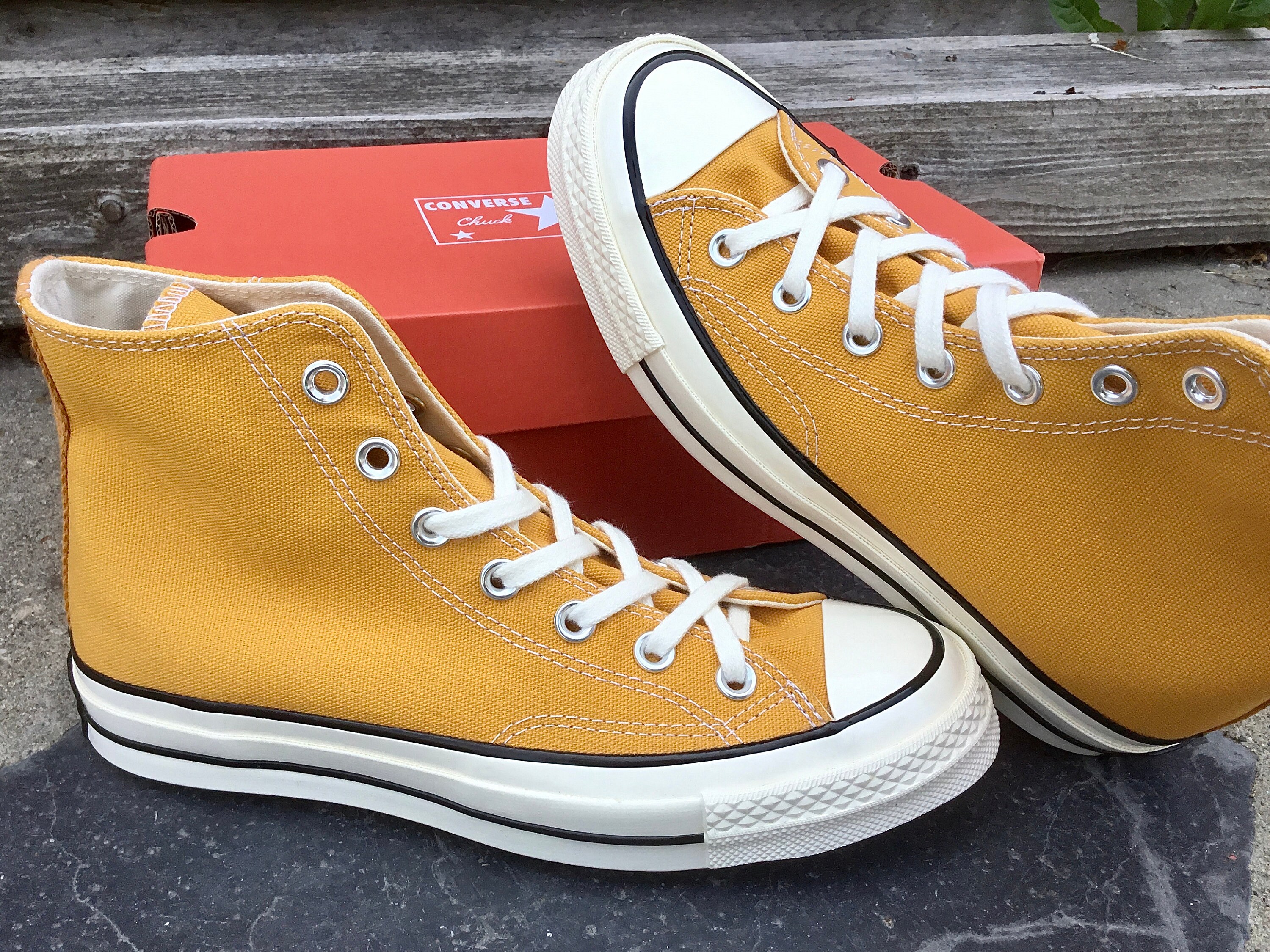 mustard converse trainers