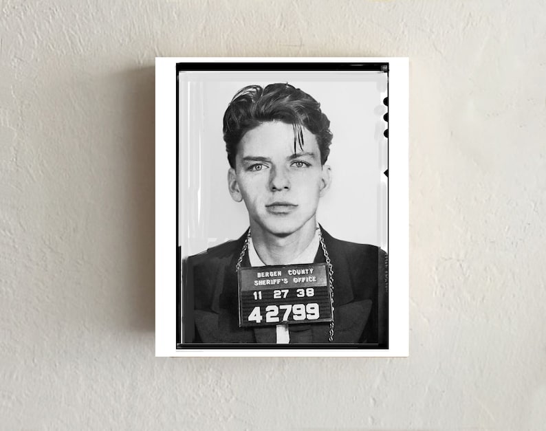 Lenticular Mugshot: FRANK SINATRA image 1