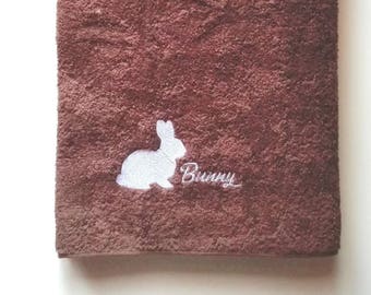 Toalha de coelho bordada personalizada RABBIT / Toalha com nome personalizado para animais de estimação / Toalha com iniciais do nome do animal / Toalha marrom, marinho, cinza, branco, bege e marrom