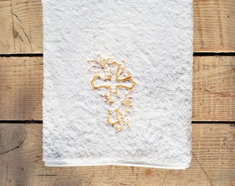 Cross Towel /Religion / Personalized Towel / Monogrammed Towel / Hand Towel / Wedding Towels / Embroidered Towel / Gift / Baby Towel