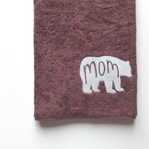 Muttertagsgeschenk / personalisiertes Handtuch / monogrammiertes Handtuch / Handtuch / Badetücher / besticktes Handtuch Bild 2