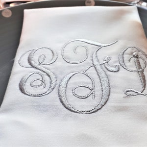 Serviettes de table en lin personnalisées à monogramme brodé / Serviette de table en coton / Serviettes de table à cocktail / Cadeau pour hôtesse image 3