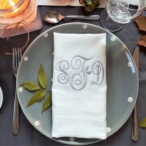Serviettes de table en lin personnalisées à monogramme brodé / Serviette de table en coton / Serviettes de table à cocktail / Cadeau pour hôtesse image 1