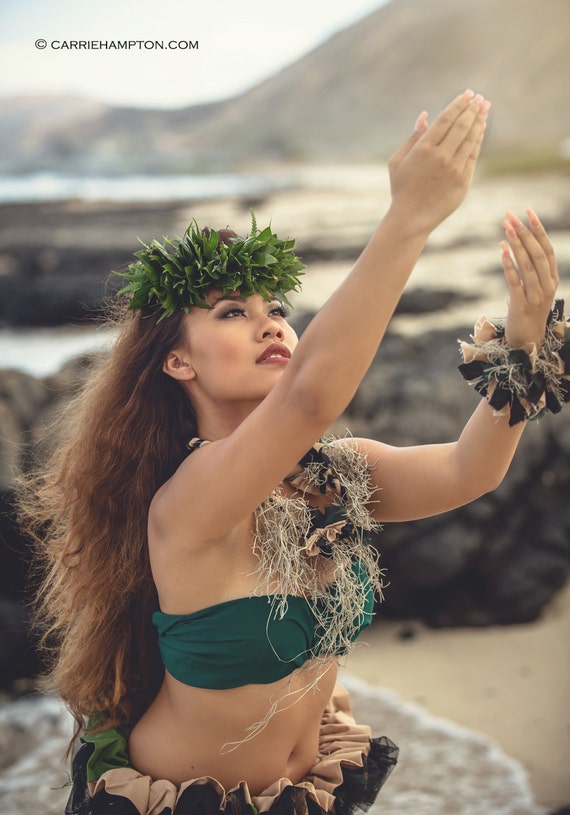 Hula Kahiko Picture Hawaiian Woman Beach Photo Hawaii Dance - Etsy