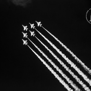 USA Thunderbirds photo, F16 Thunderbirds wall art, black and white photography, military aviation, patriotic home decor, boys room art