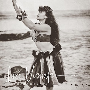 Hula Kahiko photo, Hula kahiko art, Hawaii beach hula girl picture, Hawaiian art, Hula Kahiko dance poster, sepia photography, Hawaii art
