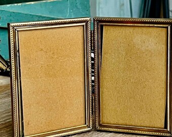 Metal Mid Century Gold Folding Bi Fold Metal Picture Frame 3 1/2" X 5"