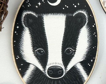 Décoration d'arbre suspendu en bois de blaireau / Ornement / Art mural - avec lune et étoiles