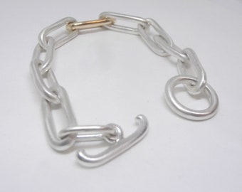 Strong friendship Oval link Bracelet ( plain or with special single link in the middle)