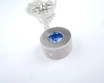 Bauhaus 10K grijsgouden ceylonblauwe saffierdiamanten ketting