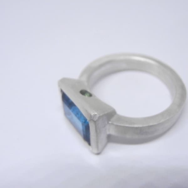 Retro-Modern Blue Topaz Cocktail Silver Ring