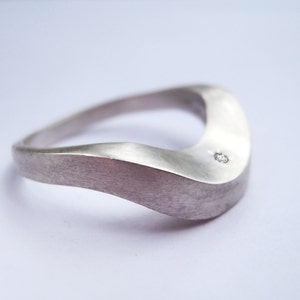 Sea Wave diamond ring