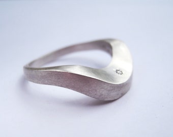 Sea Wave diamond ring