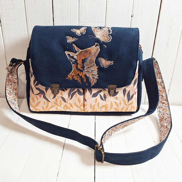 Besace cartable pour femme, sac à bandoulière avec broderie renard avec papillons en faux cuir  bleu marine et tissu rose imprimé végétal