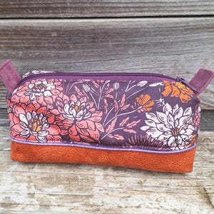 astuccio per penne e matite da donna, pochette per trucchi in tessuto melanzana con fiori autunnali ed ecopelle arancione, tote bag