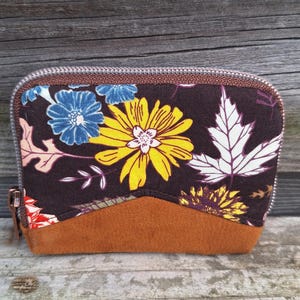 Mini portefeuille zippé pour femme en tissu marron avec des fleurs et des fougères, faux cuir cuivré, porte-cartes, portefeuille minimaliste