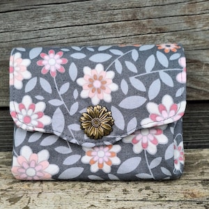 Kleines Akkordeon-Portemonnaie für Damen, Kartenhalter, 3 Fächer, aus grauem Stoff mit Blumen, Blumendruckknopf aus Metall