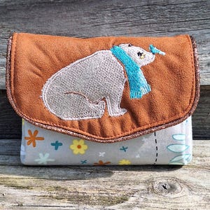 Petit porte-monnaie accordéon femme broderie ours polaire en suédine terracotta et tissu gris avec des fleurs, porte-cartes, 3 compartiments