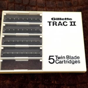 Gillette Trac II Twin Blade Cartridges for Safety Razor - 4pcs