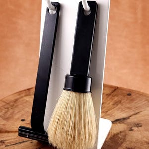Cartridge Razor Boar Brush with Stand Set - Unknown Make