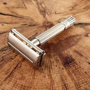 Gillette TV Special Flare Tip Super Speed  Double Edge Safety Razor - D1 1958