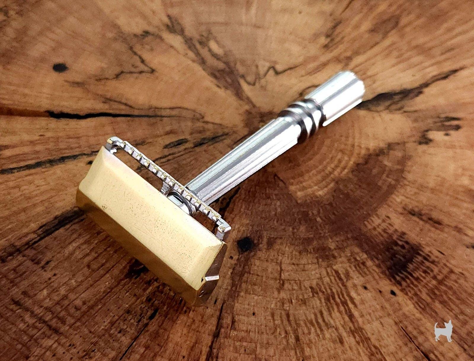 GEM Micromatic Clog Pruf Vintage Single Edge Safety Razor