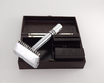 GEM Micromatic Open Comb in Case Cleaned Vintage Safety Razor