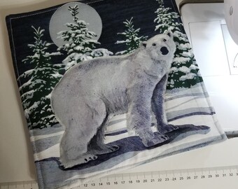 Polar Bear Quilted Christmas Hot Pad, Kitchen Hotpad Mat, Snow Scene, Winter Wonderland