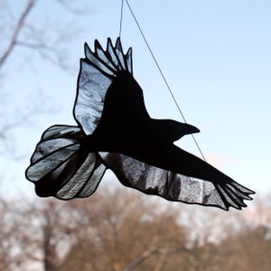 Raven Stained Glass Small Bird, Raven Art, Gothic Decor, Glass Art, Wildlife Art, Bird Lovers Gift image 2