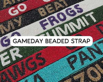 Gepersonaliseerde Gameday-tasriem met kralen, tasriem voor wedstrijddagen, riem in universiteitsstijl, crossbodyriem voor in het stadion, voetbalcadeau voor haar