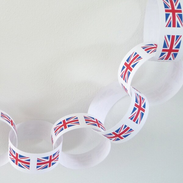 Paper chain garland union jack flag design - pdf printable party banner decorations - traditional flag colours