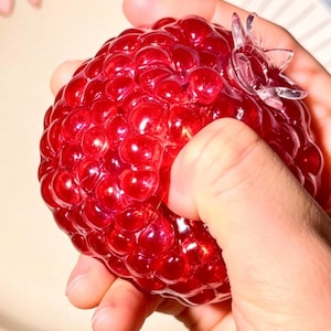 Röd granatäpple krispig pärla! Formbar handgjord fidgetleksak som inte studsar