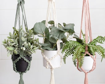 Macrame Plant Hanger, Plant Hanger, Indoor Plant Decor, Boho Home Decor, Plant Holder, Ceiling Plant Hanger, Plant Lover Gift, Modern Boho