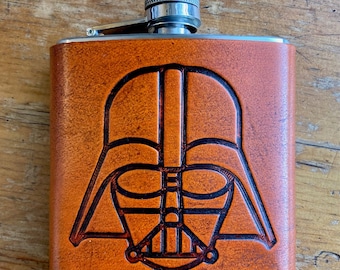 Darth Vader Leather Flask, Star Wars Cosplay, Darth Vader Cosplay, Empire Strikes back gift, groomsmen flask, Custom Fathers day gift